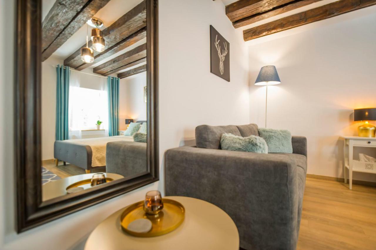 Uptown Apartment *
